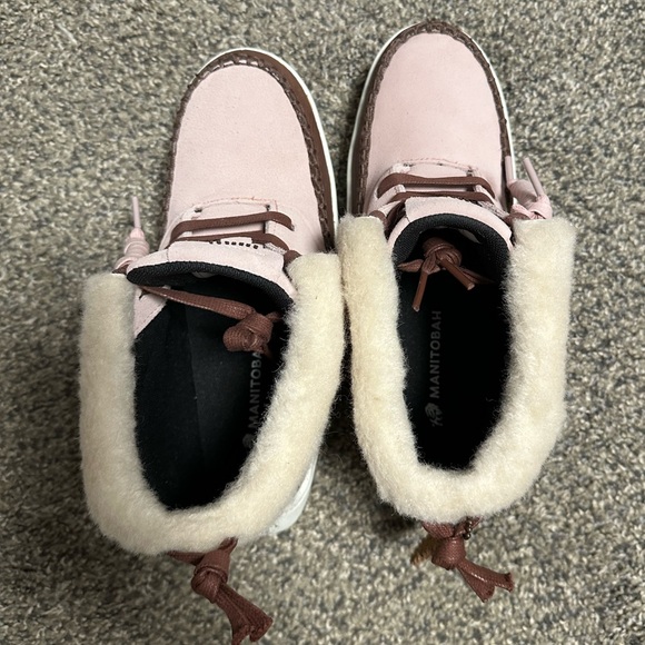 SOLD Authentic Manitobah Mukluks Cabin Slipper Moccasins NWT women’s US 7.5 - Picture 9 of 9